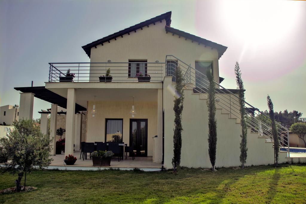 Villa Vikla ปิสซูรี ภายนอก รูปภาพ